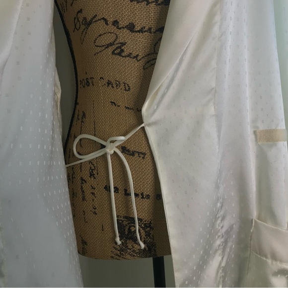 Vtg Victoria's Secret Gold Crown Label Satin Robe w/ belt Size Large Ivory 70s - Picture 11 of 13